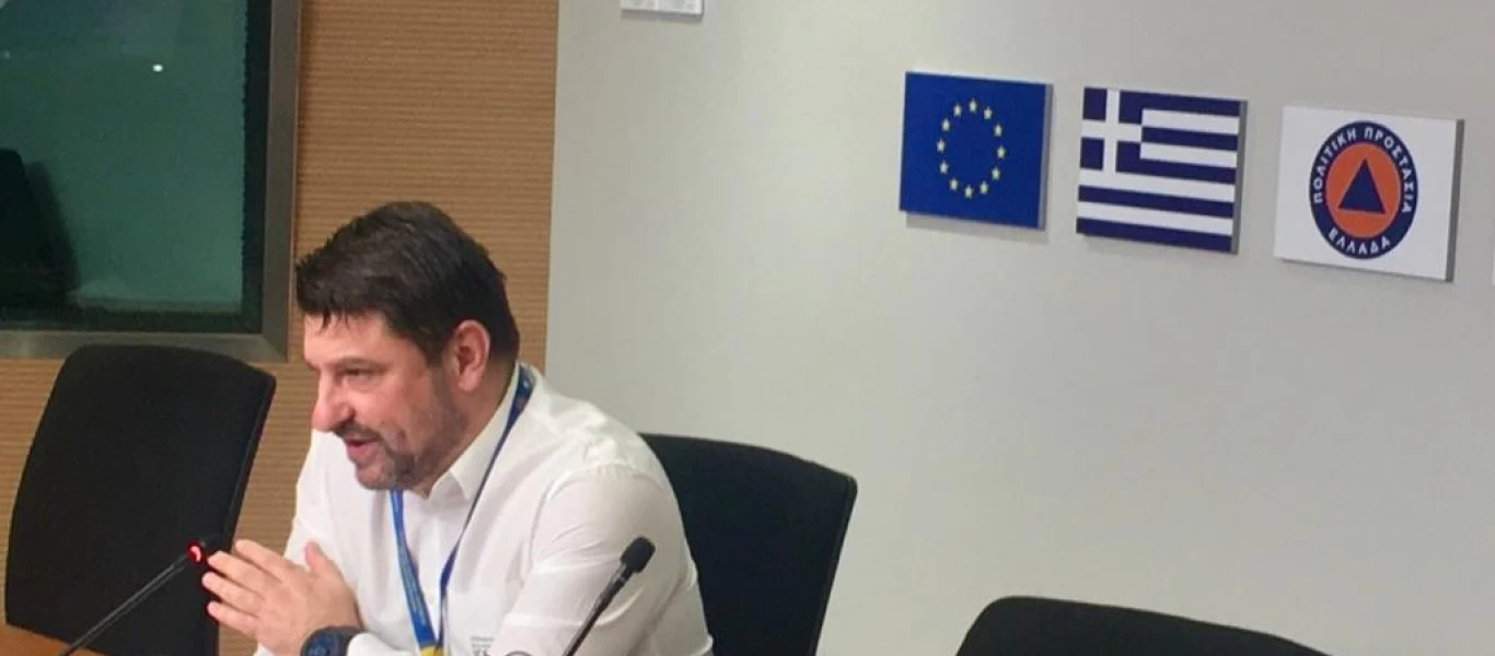 «Κορωνοκάμπινγκ» της Πολιτικής Προστασίας με ποτά και χωρίς μάσκες στη Θεσσαλονίκη - Η υπηρεσία του Ν.Χαρδαλιά (φώτο)